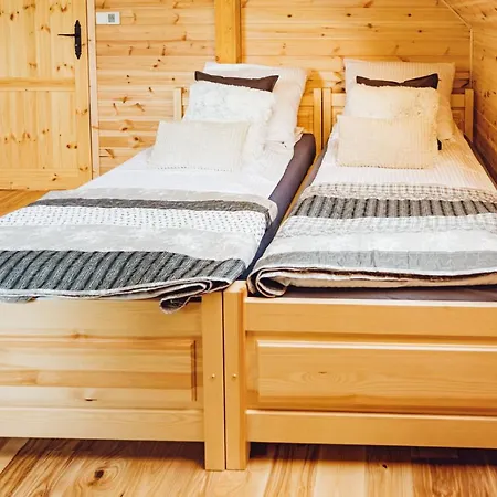 Willa Obok Dziadka W Okolicy Czarnej Góry *