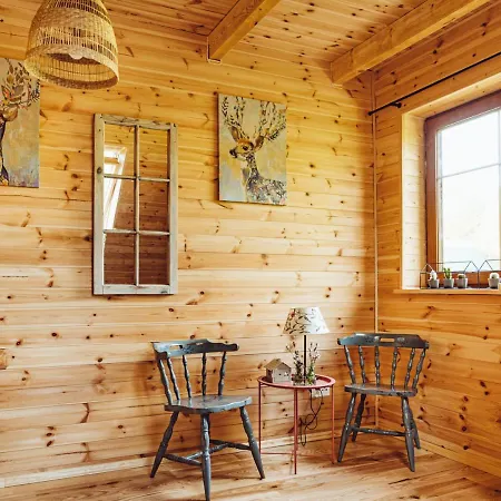 Obok Dziadka W Okolicy Czarnej Góry Willa *