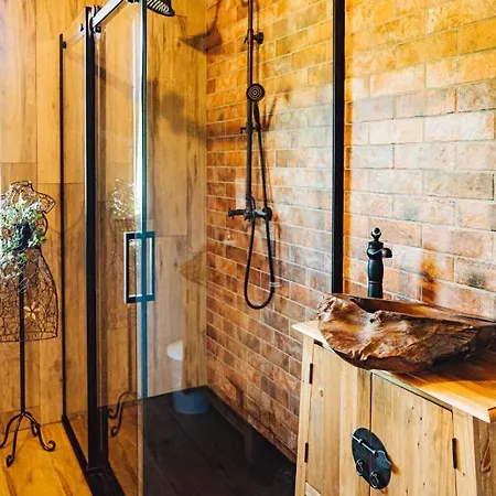 Obok Dziadka W Okolicy Czarnej Góry Willa Stary Gieraltow