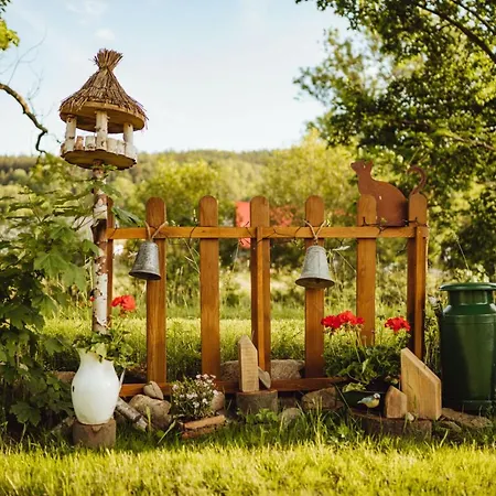 Willa Obok Dziadka W Okolicy Czarnej Góry *