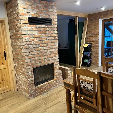 Willa Obok Dziadka W Okolicy Czarnej Góry *