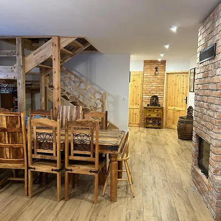 Villa Obok Dziadka W Okolicy Czarnej Gory *