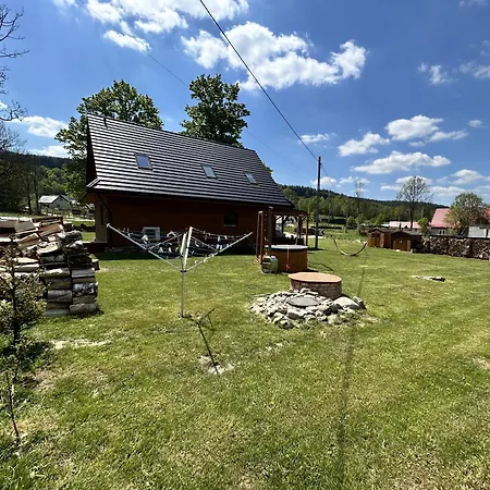 Willa Obok Dziadka W Okolicy Czarnej Góry *