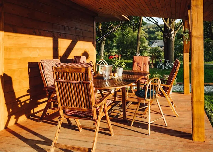 Obok Dziadka W Okolicy Czarnej Gory