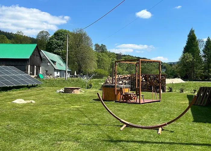 Obok Dziadka W Okolicy Czarnej Gory Villa *